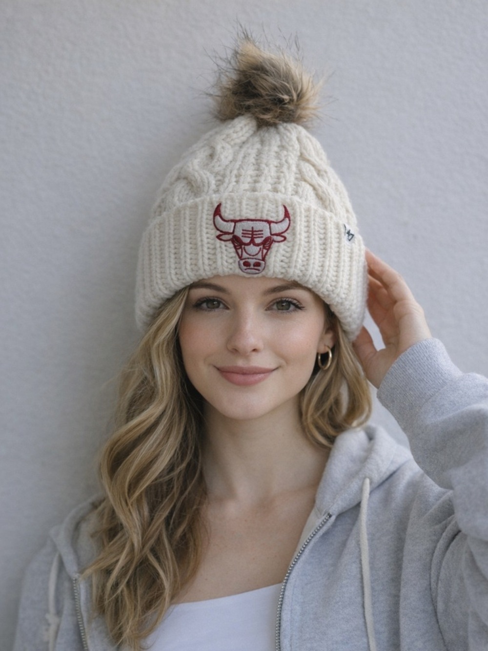 Chicago bulls Cream Knit Beanie with embroidered Red bull Logo and Pom Pom. NBA